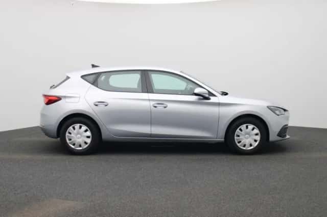 SEAT Leon (2023) thumbnail 6