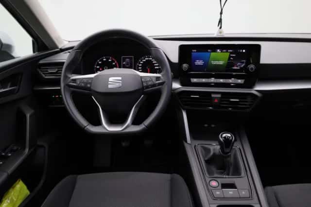 SEAT Leon (2023) thumbnail 7