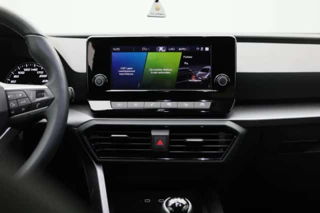 SEAT Leon (2023) thumbnail 9