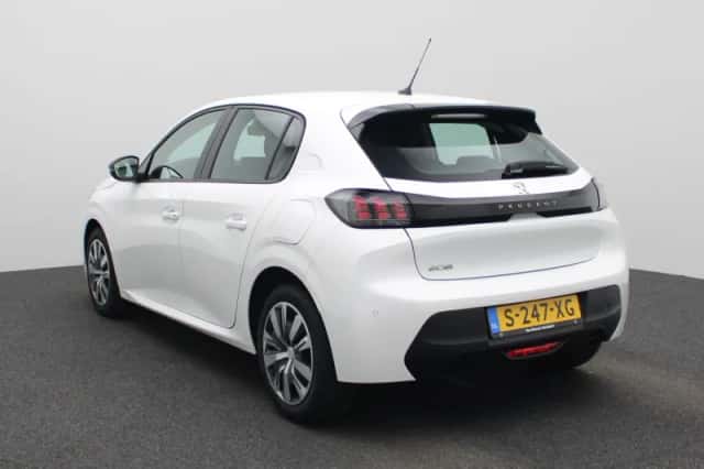 Peugeot 208 (2023) thumbnail 2