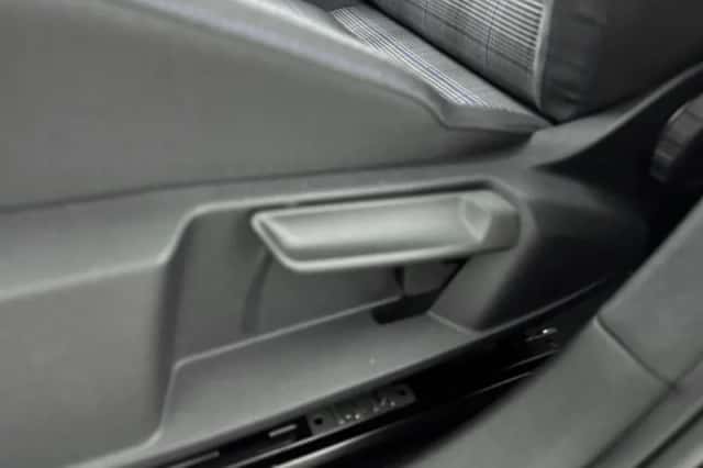 Volkswagen Golf (2023) thumbnail 18