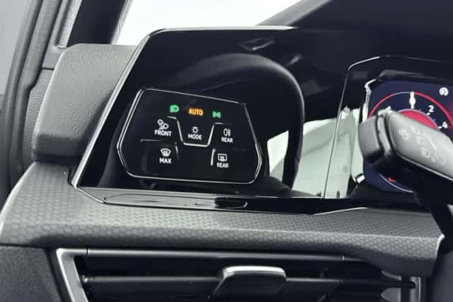 Volkswagen Golf (2023) thumbnail 22