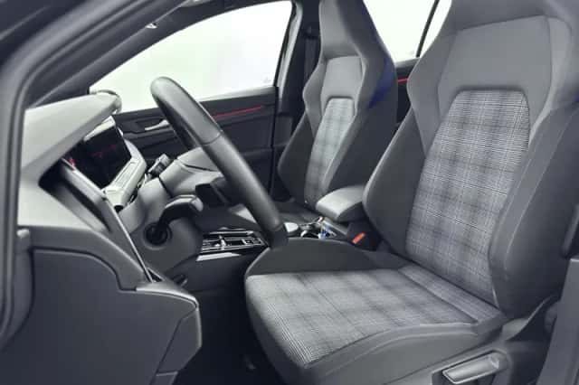 Volkswagen Golf (2023) thumbnail 24