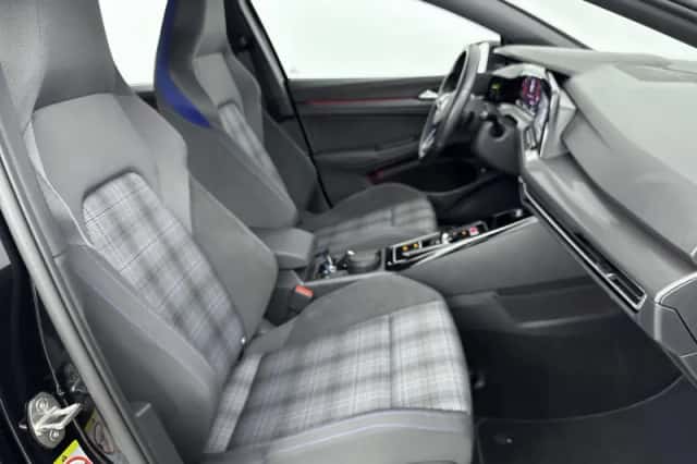 Volkswagen Golf (2023) thumbnail 27
