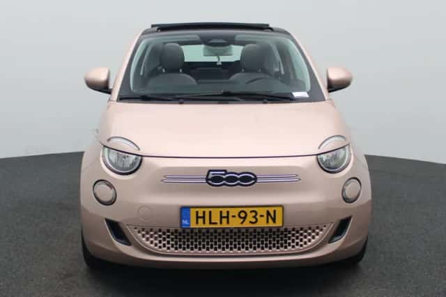 Fiat 500 (2022) thumbnail 3