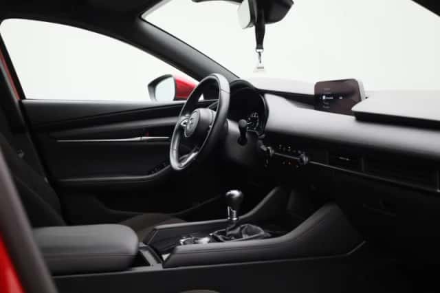 Mazda 3 (2021) thumbnail 32