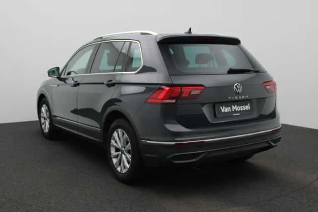 Volkswagen Tiguan (2022) thumbnail 2