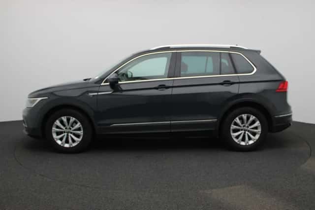 Volkswagen Tiguan (2022) thumbnail 4