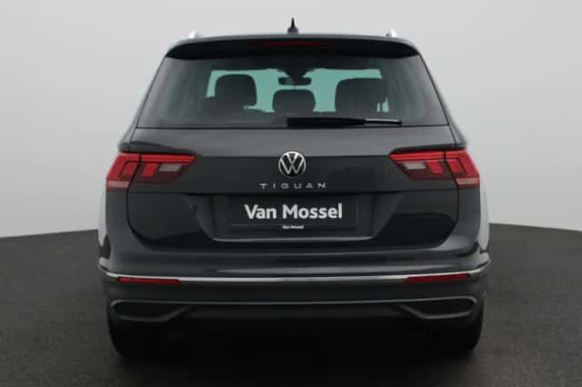 Volkswagen Tiguan (2022) thumbnail 5