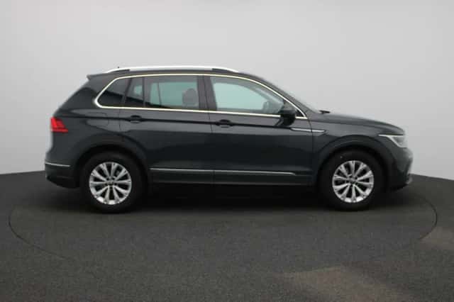 Volkswagen Tiguan (2022) thumbnail 6
