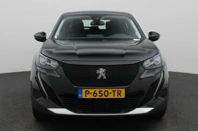 Peugeot e-2008 (2022) thumbnail 3