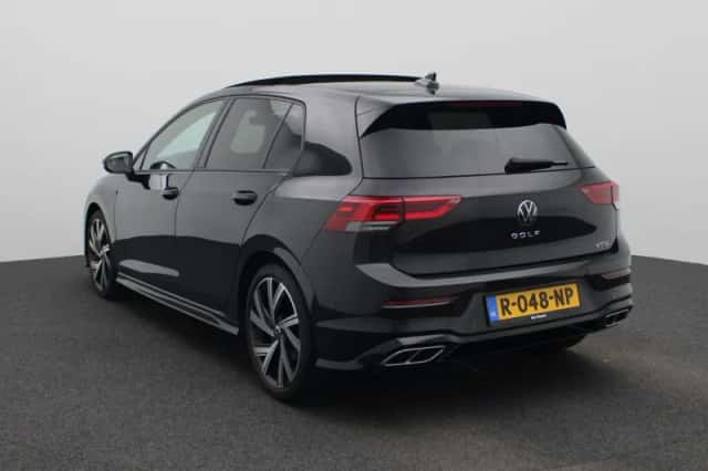 Volkswagen Golf (2022) thumbnail 2