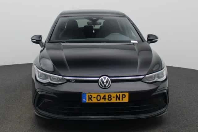 Volkswagen Golf (2022) thumbnail 3