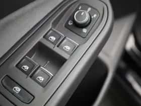 Volkswagen Golf (2022) thumbnail 31