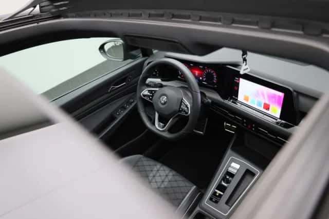 Volkswagen Golf (2022) thumbnail 37