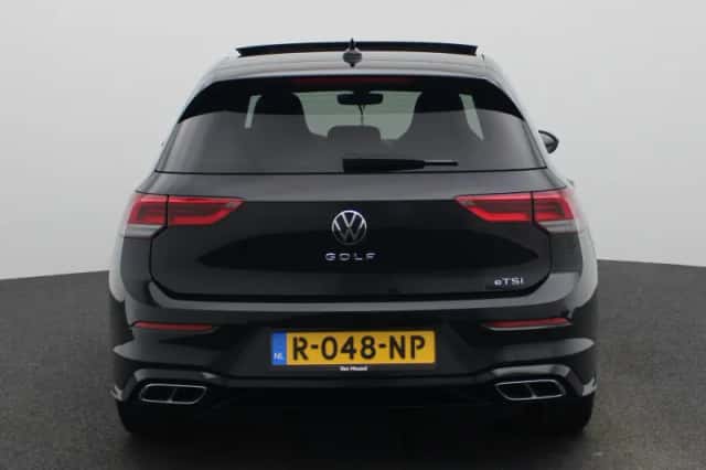 Volkswagen Golf (2022) thumbnail 5
