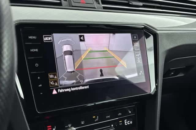 Volkswagen Passat (2023) thumbnail 11