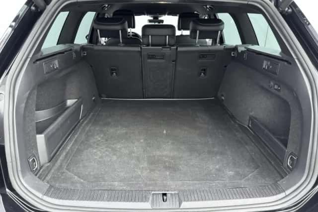 Volkswagen Passat (2023) thumbnail 15