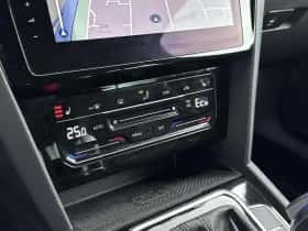 Volkswagen Passat thumbnail 24