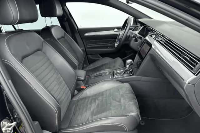 Volkswagen Passat (2023) thumbnail 29