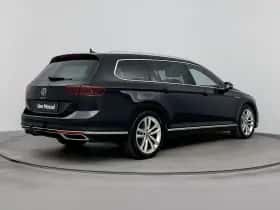 Volkswagen Passat (2023) thumbnail 4