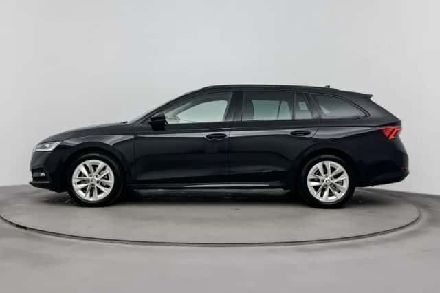 Škoda Octavia (2023) thumbnail 2