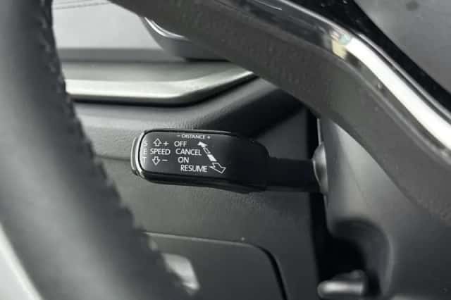 Škoda Octavia (2023) thumbnail 6