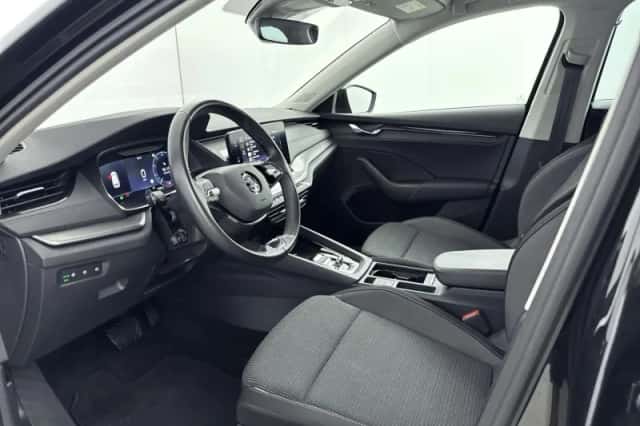 Škoda Octavia (2023) thumbnail 8