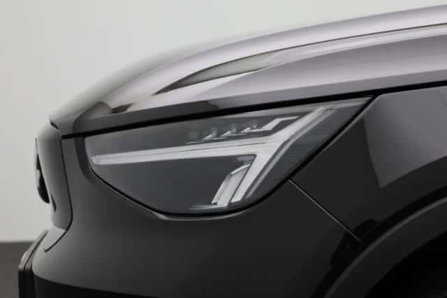 Volvo XC40 (2023) thumbnail 15