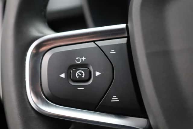 Volvo XC40 (2023) thumbnail 17