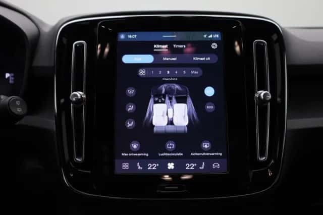 Volvo XC40 (2023) thumbnail 18