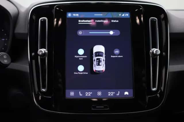 Volvo XC40 (2023) thumbnail 22