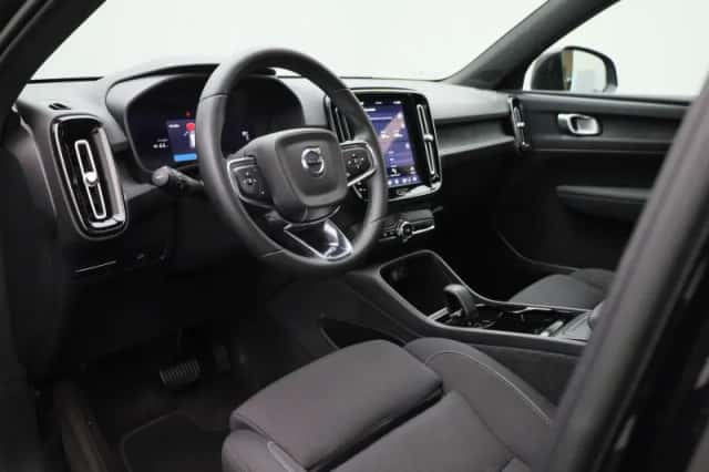 Volvo XC40 (2023) thumbnail 30