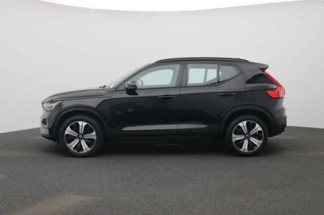 Volvo XC40 (2023) thumbnail 4