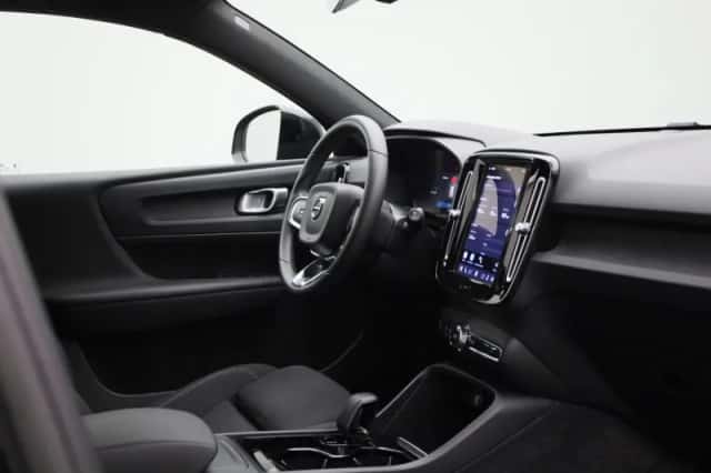 Volvo XC40 (2023) thumbnail 31