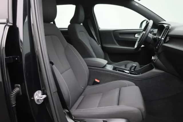 Volvo XC40 (2023) thumbnail 32