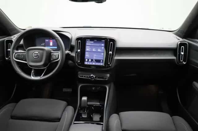 Volvo XC40 (2023) thumbnail 35