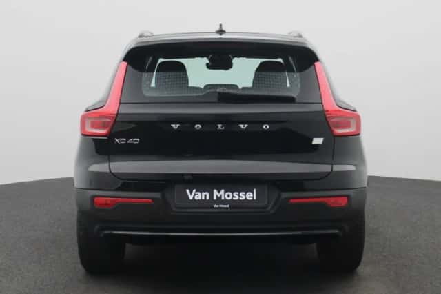 Volvo XC40 (2023) thumbnail 5