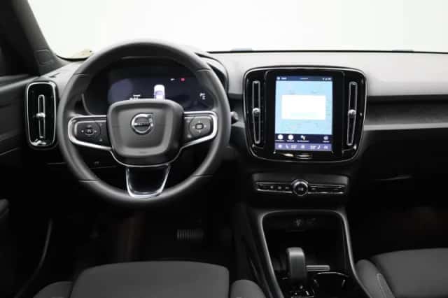 Volvo XC40 (2023) thumbnail 7