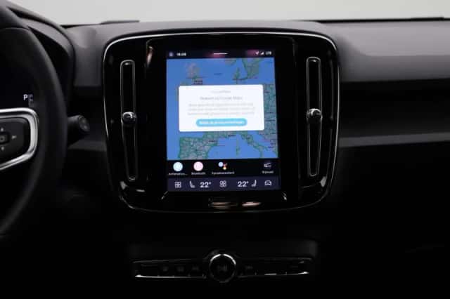 Volvo XC40 (2023) thumbnail 9