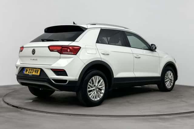 Volkswagen T-Roc (2021) thumbnail 4