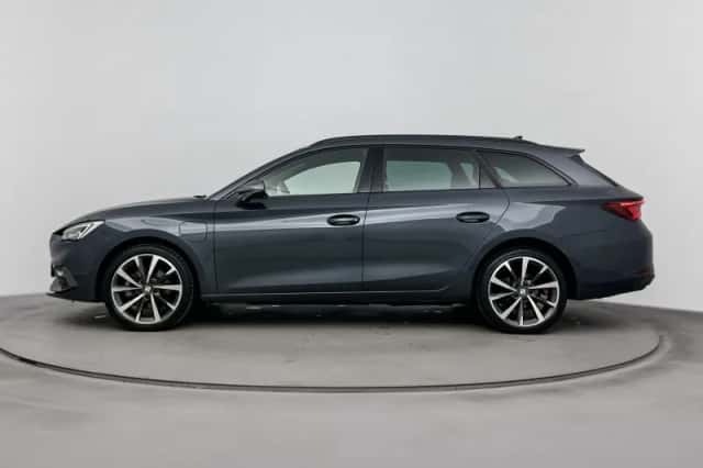 SEAT Leon (2023) thumbnail 2