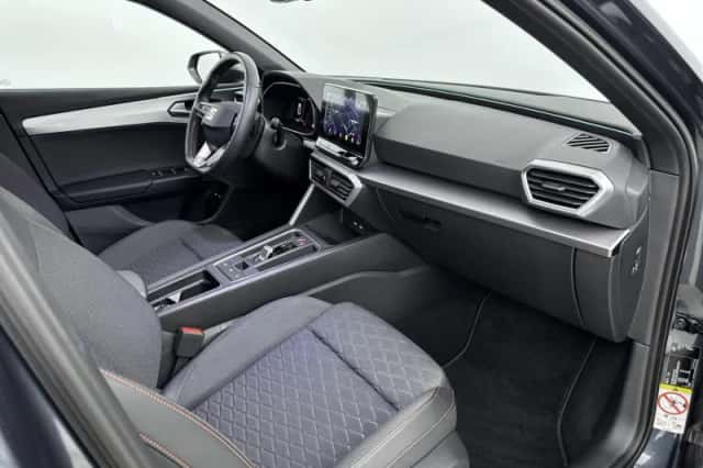 SEAT Leon (2023) thumbnail 17