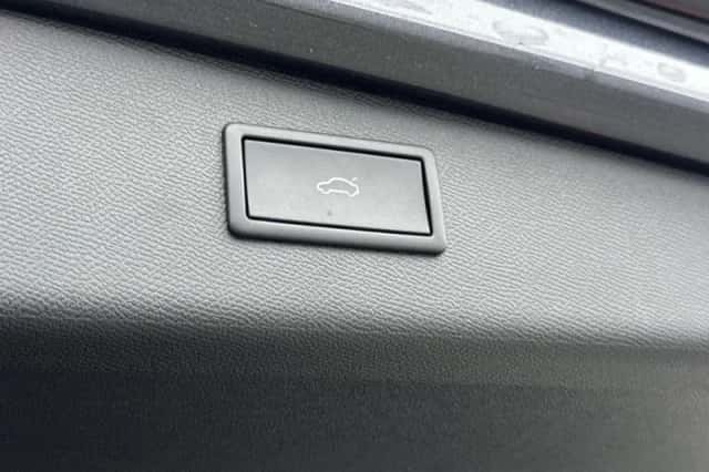 SEAT Leon (2023) thumbnail 18