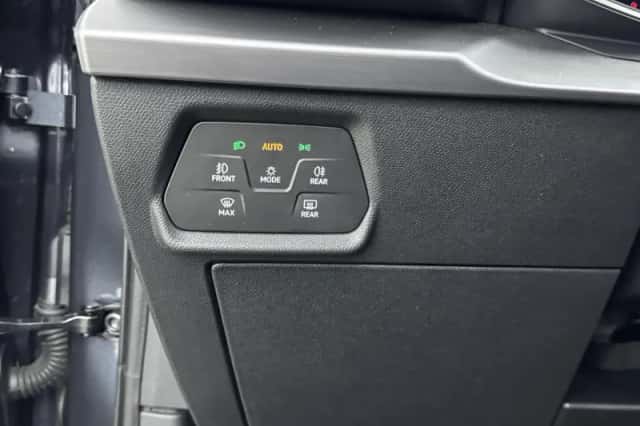 SEAT Leon (2023) thumbnail 24