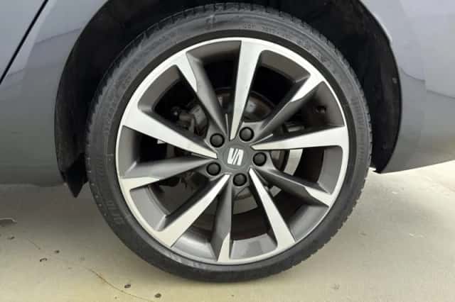 SEAT Leon (2023) thumbnail 25