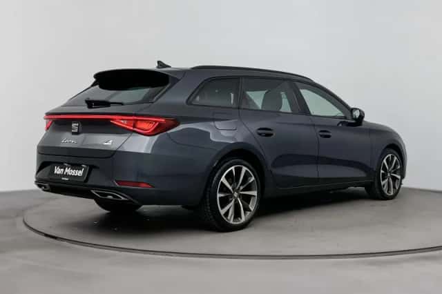 SEAT Leon (2023) thumbnail 4