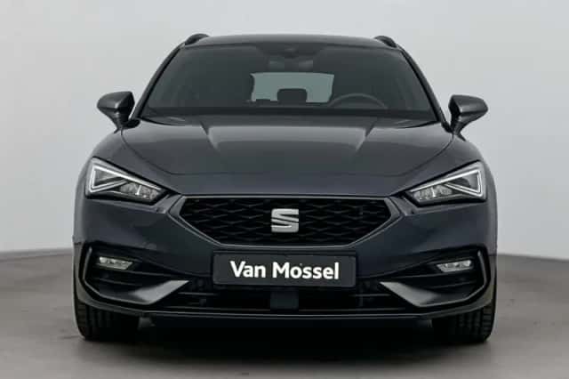 SEAT Leon (2023) thumbnail 5