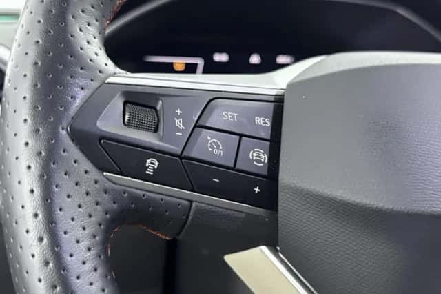 SEAT Leon (2023) thumbnail 6
