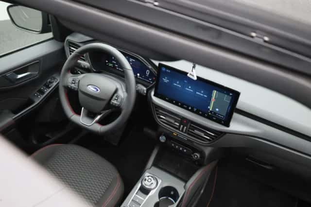 Ford Kuga (2025) thumbnail 33